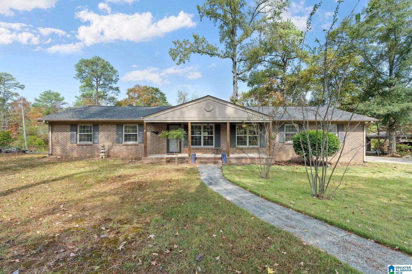 Property Photo:  304 N Burbank Drive  AL 35226 