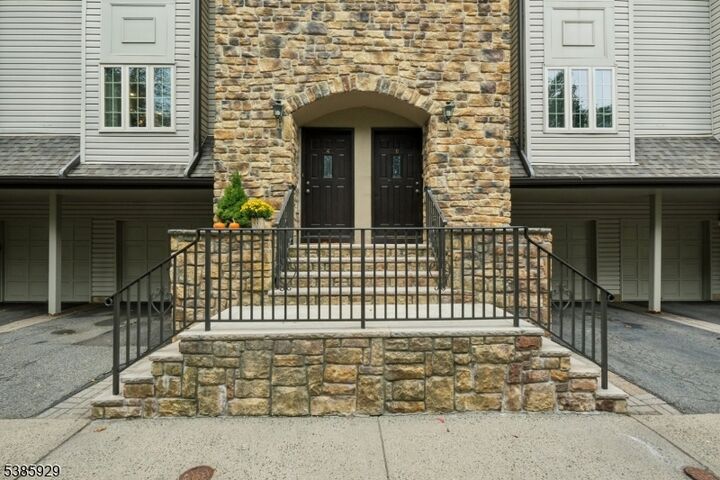 Property Photo:  4 Daria Lane  NJ 07922 