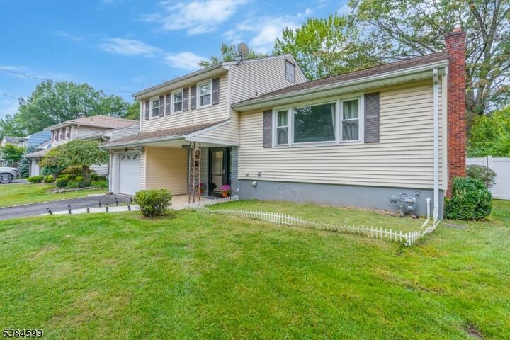 Property Photo:  6 Joanne Way  NJ 07081 