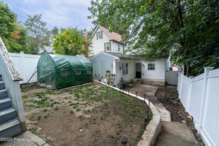 Property Photo:  521 Irving Avenue  PA 18510 