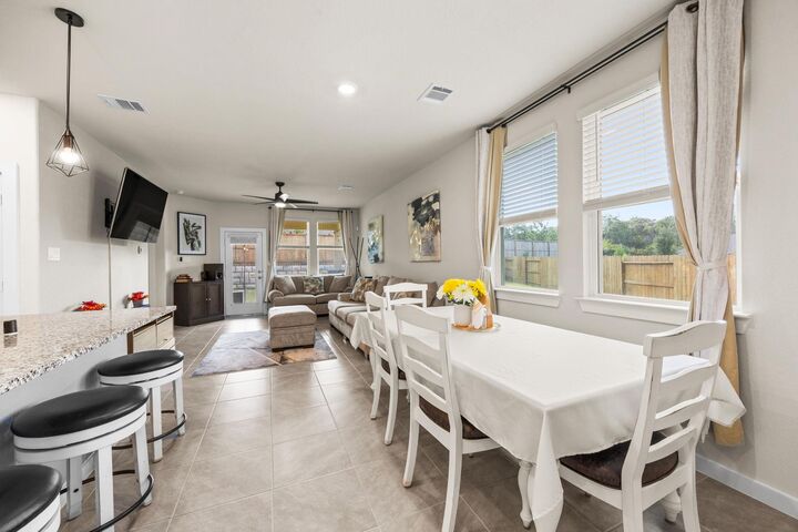 Property Photo: 2050 W Darlington Oak Court TX 77304