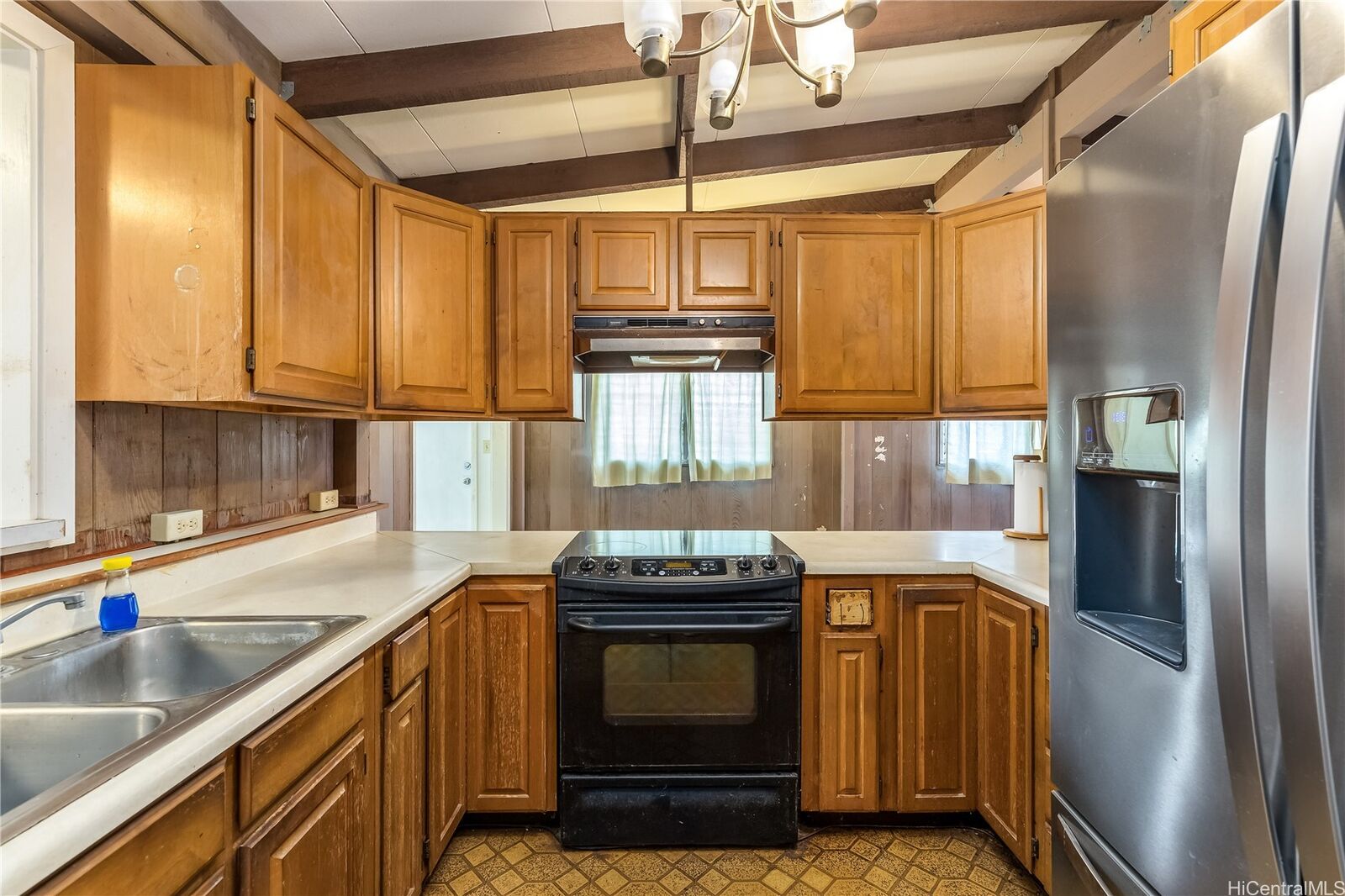 Property Photo: 2160 Aamanu Street HI 96782