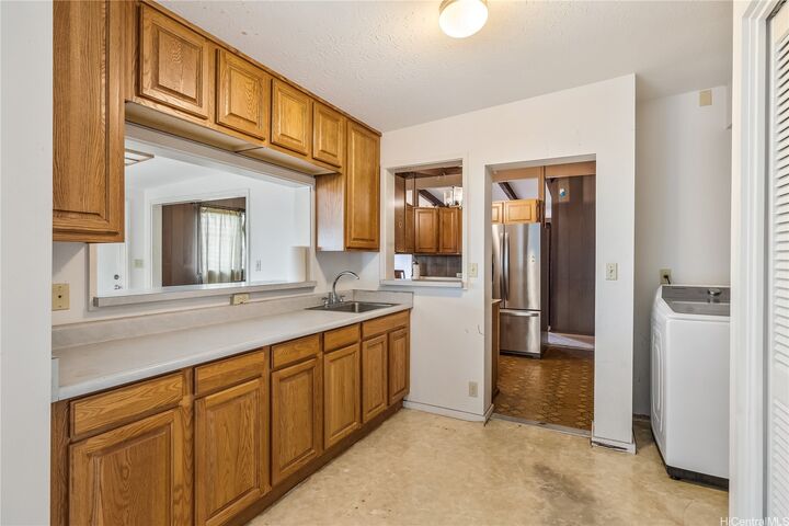 2160 Aamanu Street  Pearl City HI 96782 photo