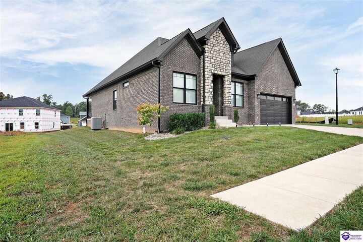 Property Photo: 400 Ashwood Avenue KY 42701