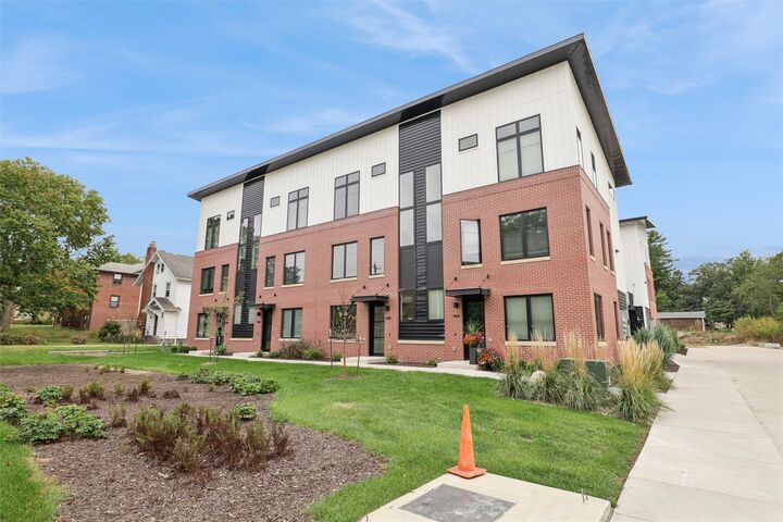 Property Photo: 4840 Ingersoll Avenue IA 50312