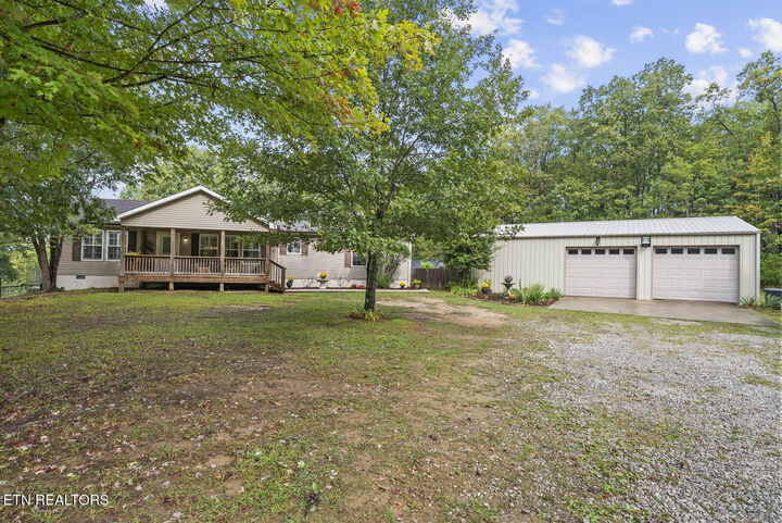 Property Photo: 1301 Valley View Rd TN 38572