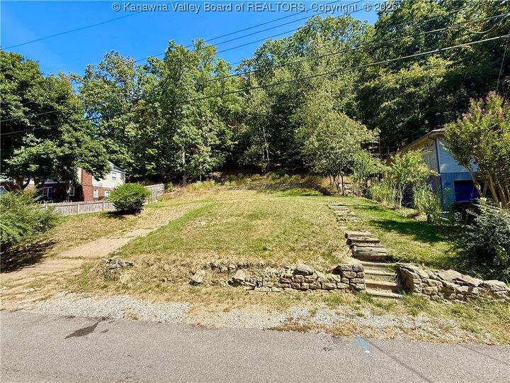 2511 Woodland Avenue SW  South Charleston WV 25303 photo