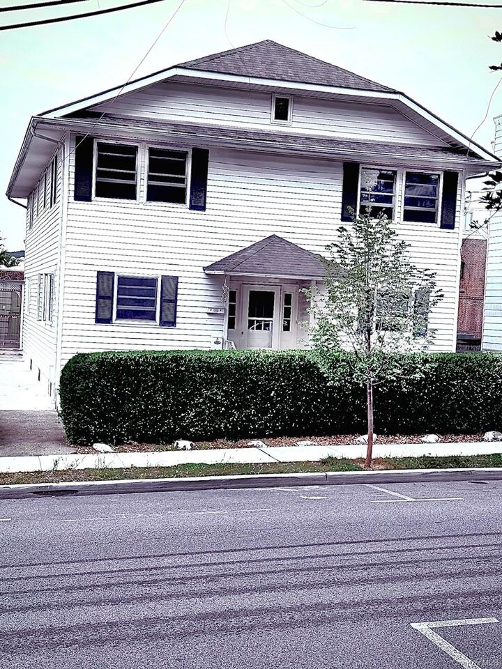 Property Photo:  12 S Buckhout Street 1  NY 10533 