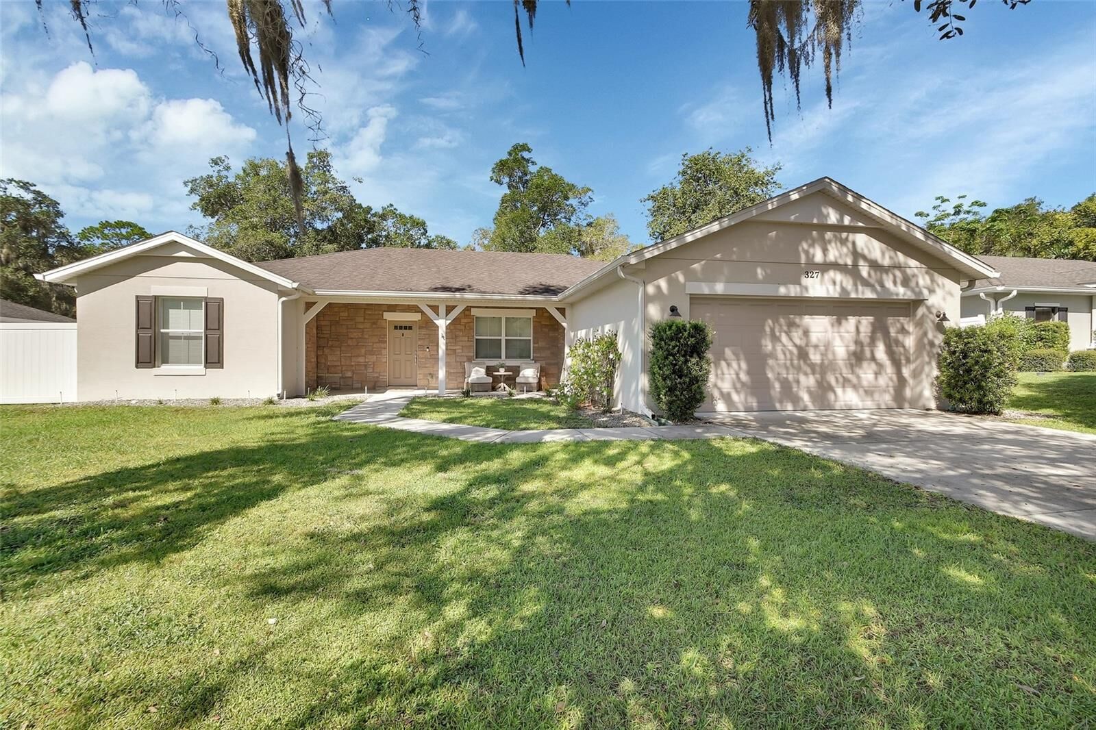 Property Photo:  327 Stonebridge Lane  FL 32763 
