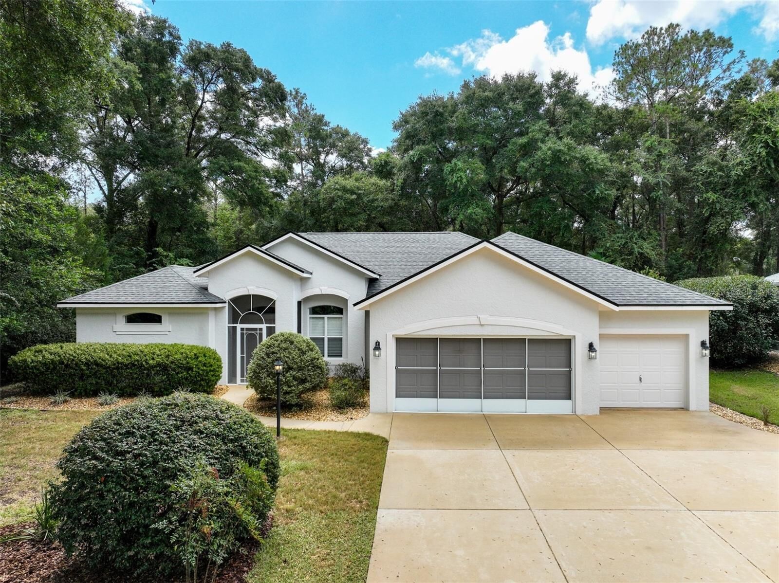 Property Photo:  19238 SW 101st Street  FL 34432 