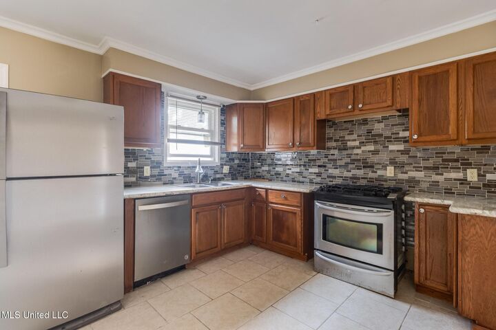 Property Photo:  626 S Sherwood Drive  MS 39507 