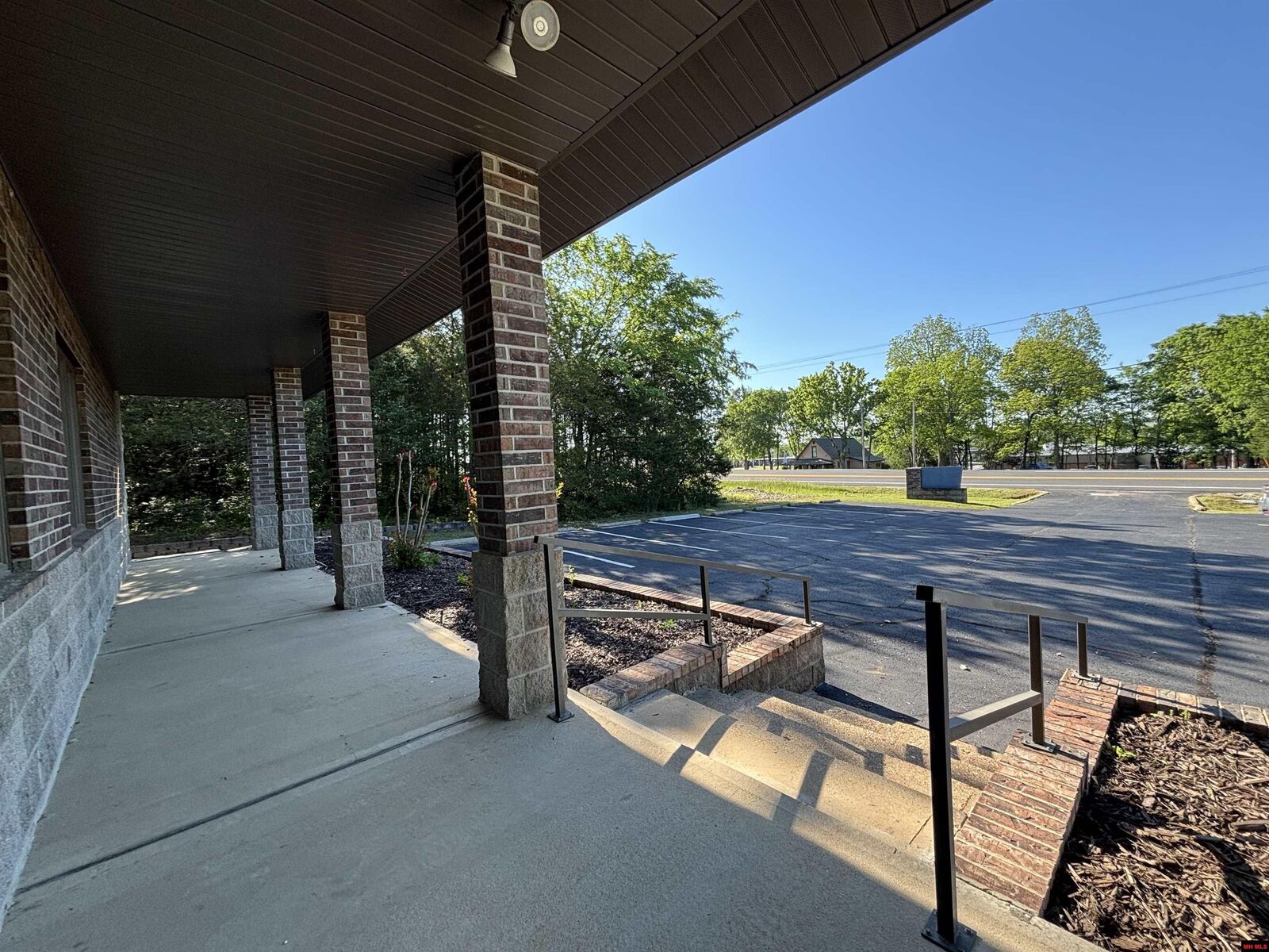 Property Photo:  1629 Harding Boulevard  AR 72626 