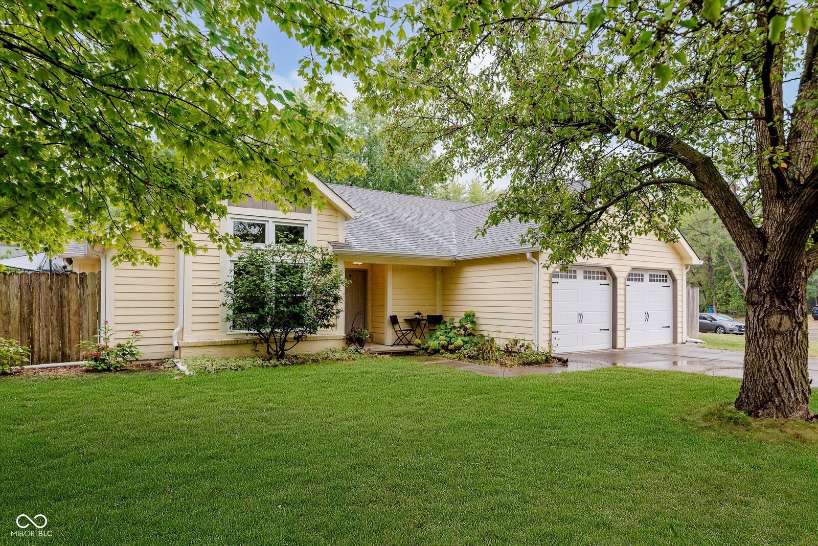 Property Photo:  46 Granite Court  IN 46032 