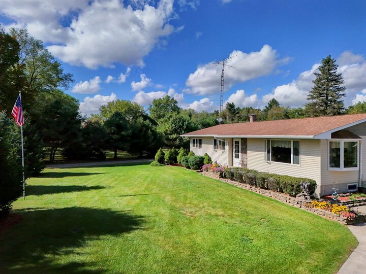 Property Photo: 2031 E Dayton MI 48723