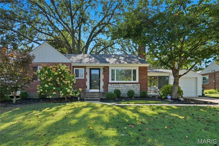 Property Photo:  1405 Culverhill Drive  MO 63119 