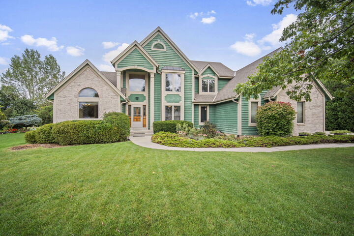 5232 W Princeton Pines Ct  Franklin WI 53132 photo