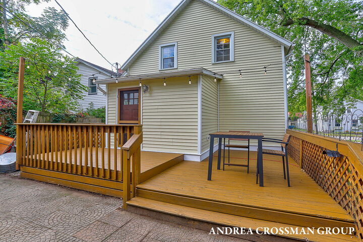 Property Photo:  523 Fulton Avenue  MI 49417 