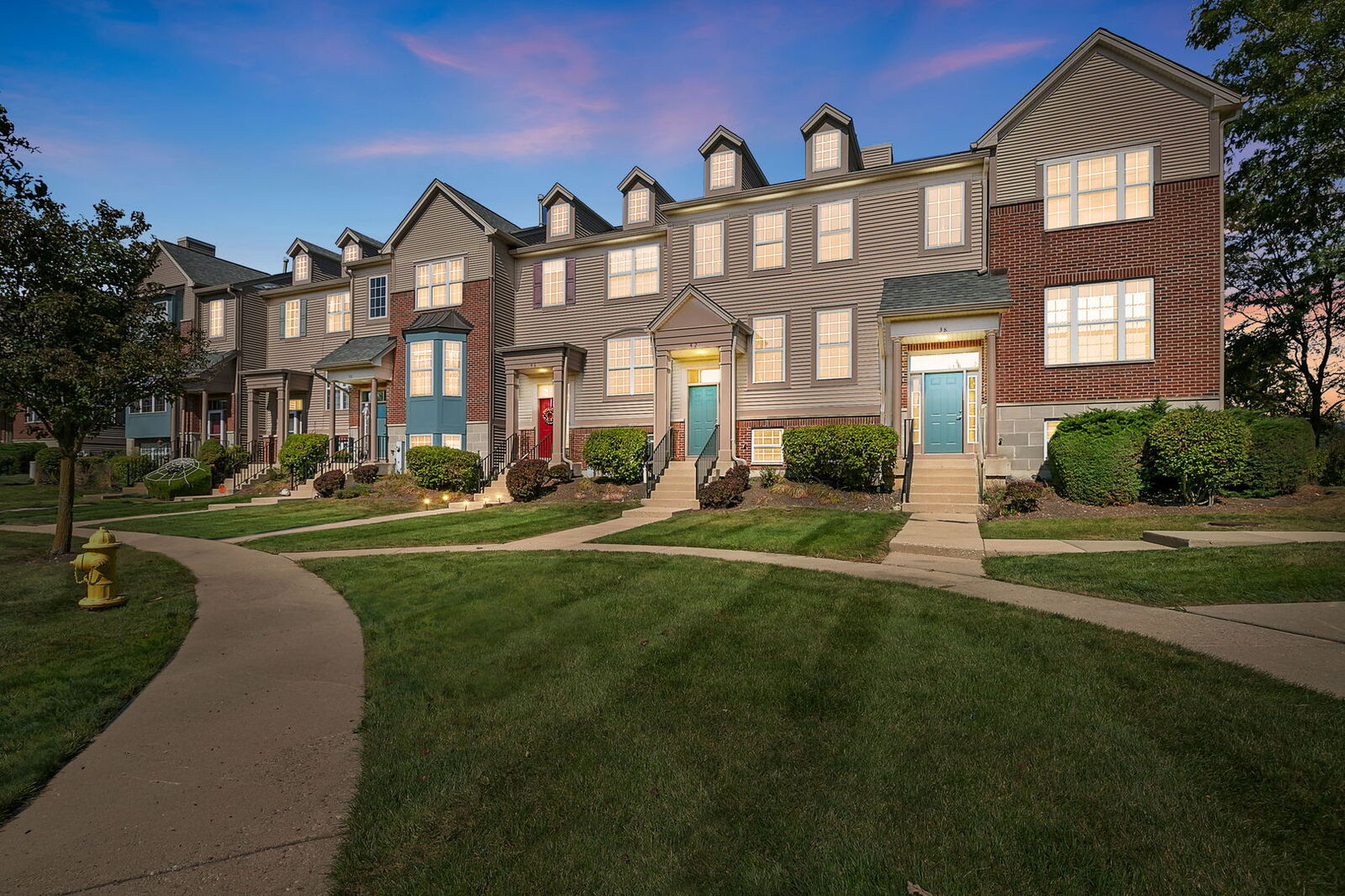 Property Photo: 42 Village Station Lane IL 60030