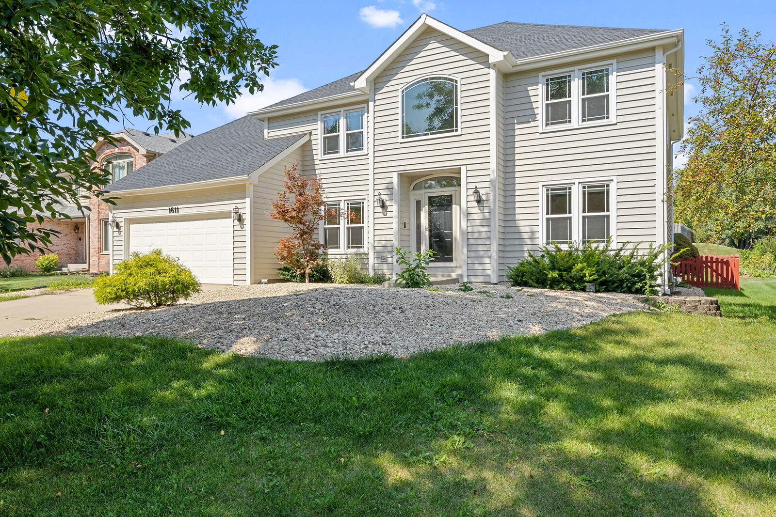Property Photo: 1611 Frost Lane IL 60564