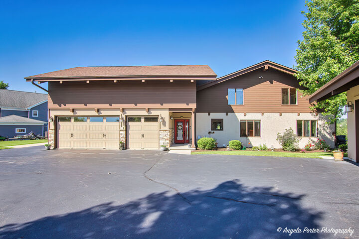 Property Photo:  6509 Oak Hill Drive  IL 60071 
