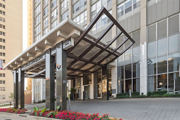 Property Photo: 655 W Irving Park Road 2503 IL 60613