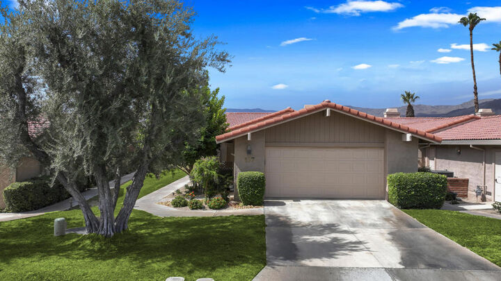 127 Camino Arroyo S  Palm Desert CA 92260 photo