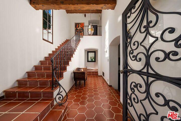 Property Photo:  8855 St Ives Drive  CA 90069 