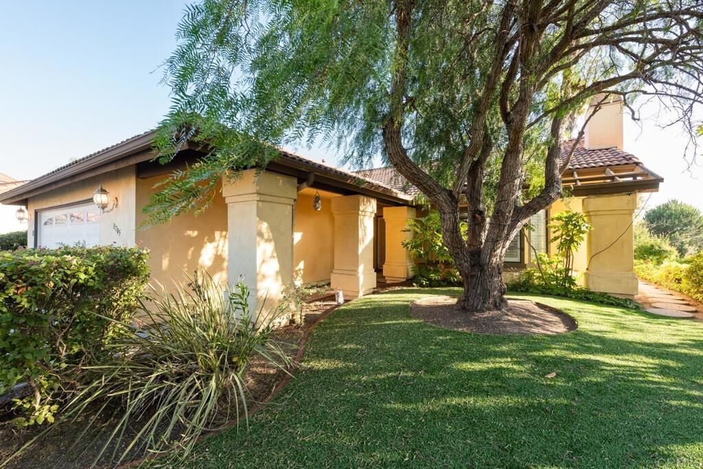 Property Photo:  11705 Via Medanos  CA 92128 