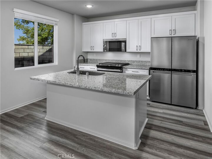 Property Photo:  28474 Via Rioja  CA 92591 