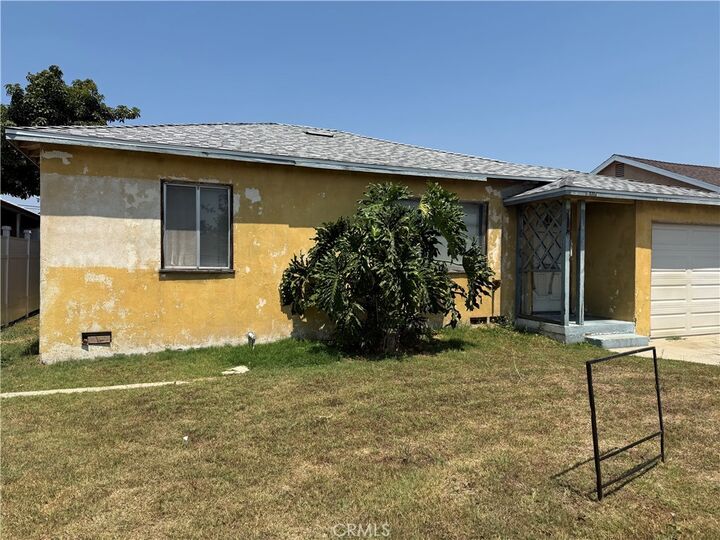 Property Photo:  917 W 130th  CA 90222 
