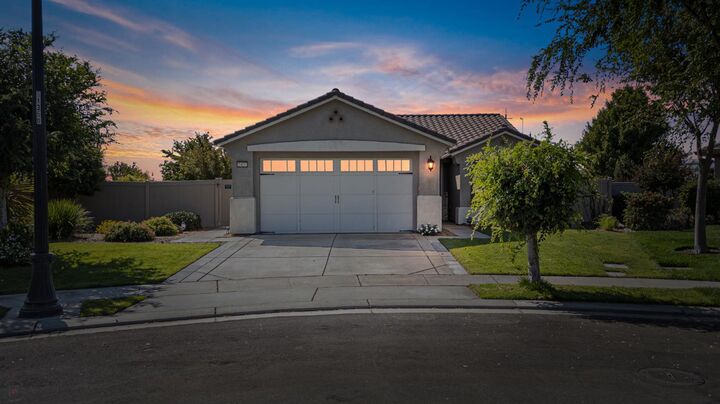 Property Photo:  2421 Shady Oak Place  CA 95336 