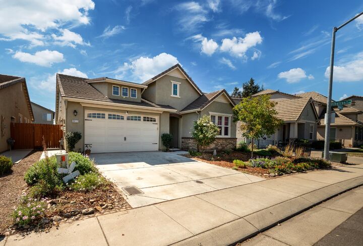 Property Photo:  3812 Lookout Drive  CA 95355 