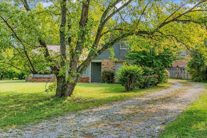 Property Photo: 738 E Northfield Blvd TN 37130