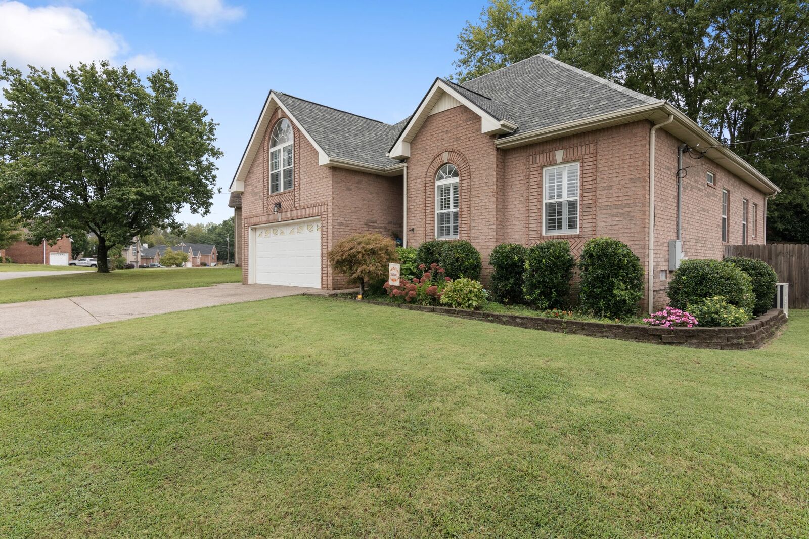 Property Photo:  125 Cherokee Dr  TN 37188