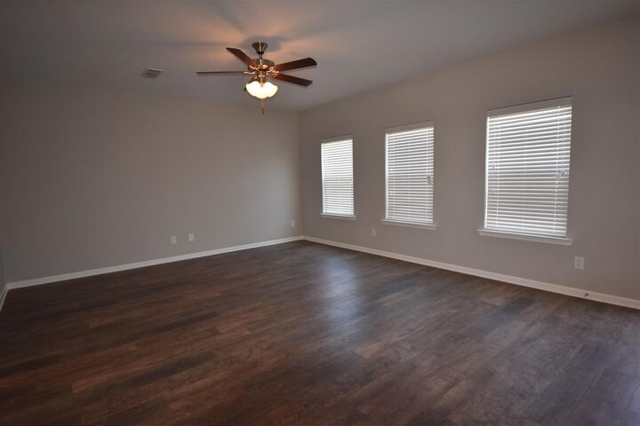 Property Photo:  105 E Coker Way  TN 37174 