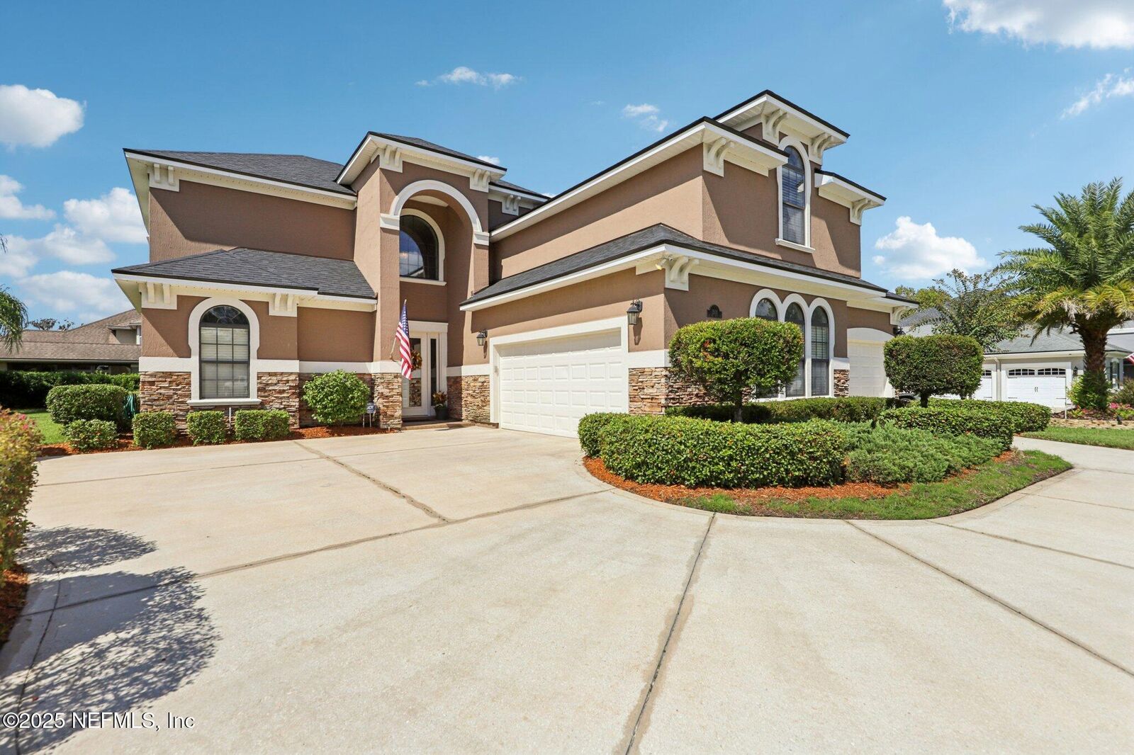 Property Photo:  2111 Autumn Cove Circle  FL 32003 