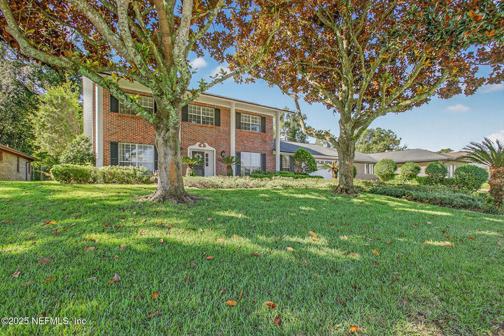 Property Photo:  8637 Royalwood Drive  FL 32256 
