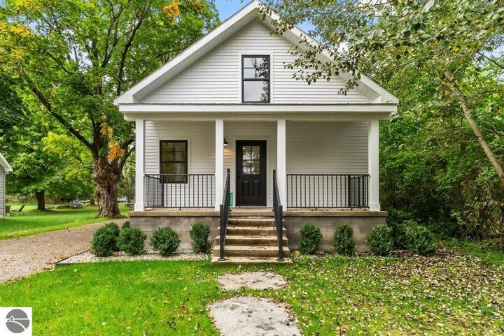 1205 State Street  Charlevoix MI 49720 photo