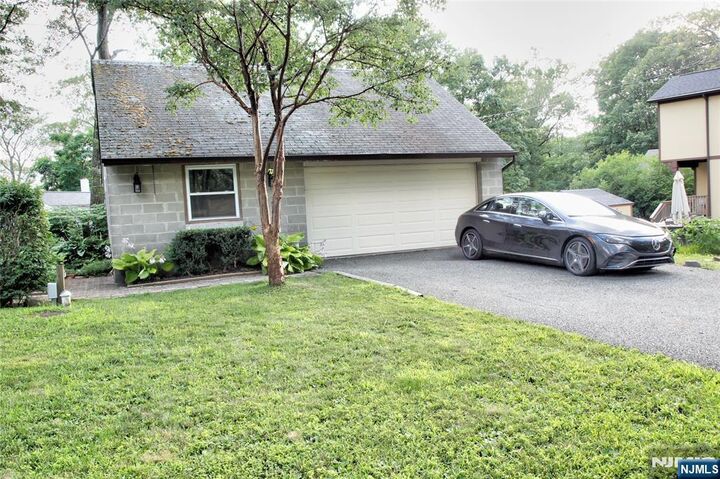 Property Photo:  8 Rock Road  NJ 07480 
