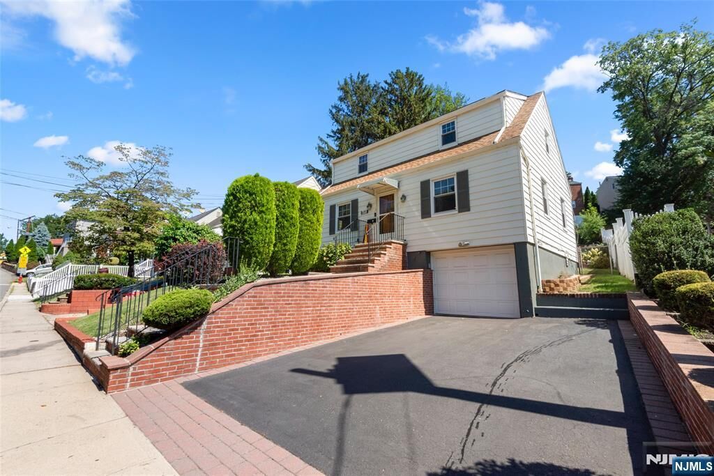 Property Photo:  692 Passaic Avenue  NJ 07032 