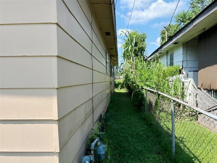 Property Photo: 211 Prince Collins Street LA 70364