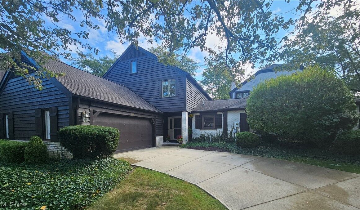 Property Photo:  851 Brick Mill Run 10  OH 44145 