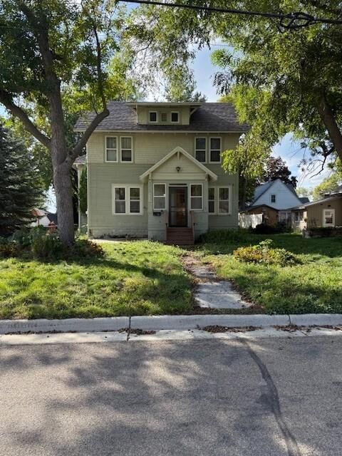 Property Photo: 711 Clausen Avenue MN 56007