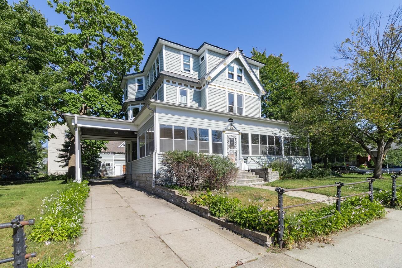 Property Photo:  565 Holly Avenue  MN 55102 