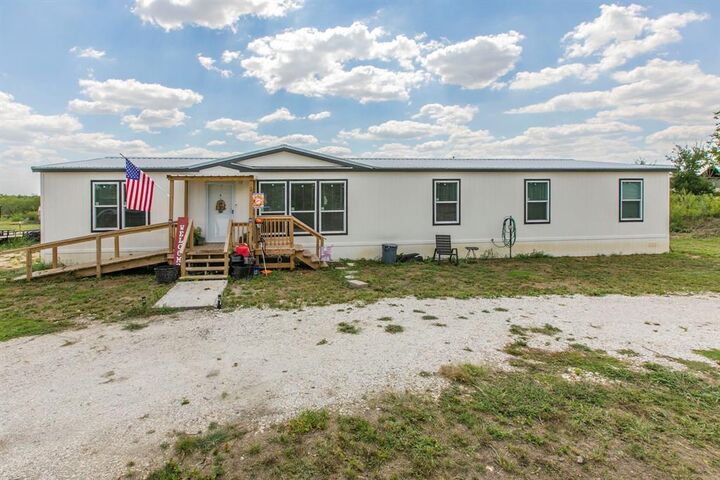 Property Photo:  919 Remington Circle  TX 76557 