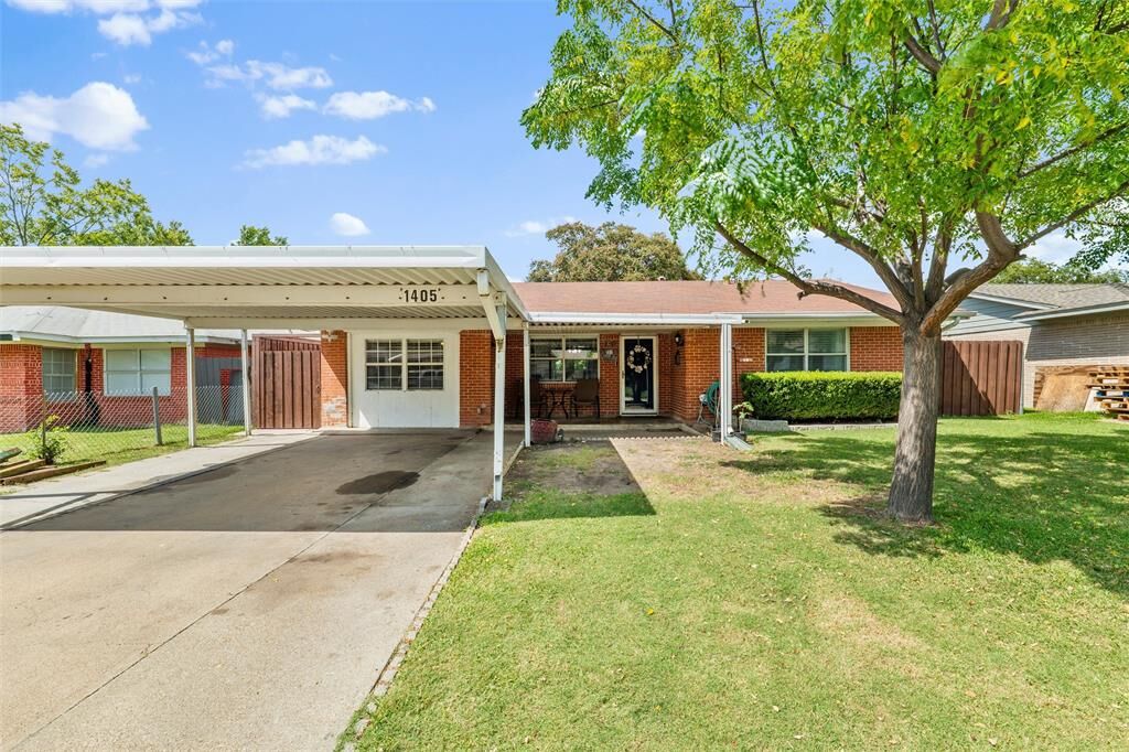 Property Photo:  1405 Juanita Street  TX 75149