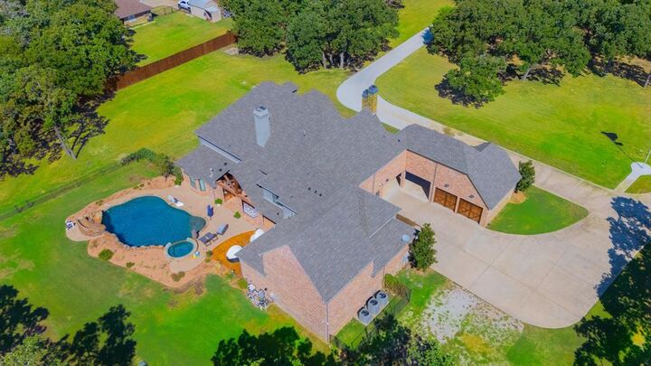 Property Photo: 594 Turner Warnell Road TX 76063