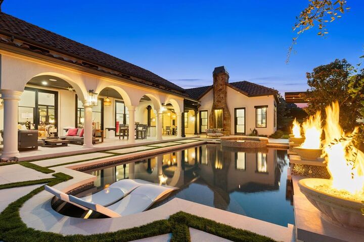 Property Photo: 2 Paigebrooke TX 76262