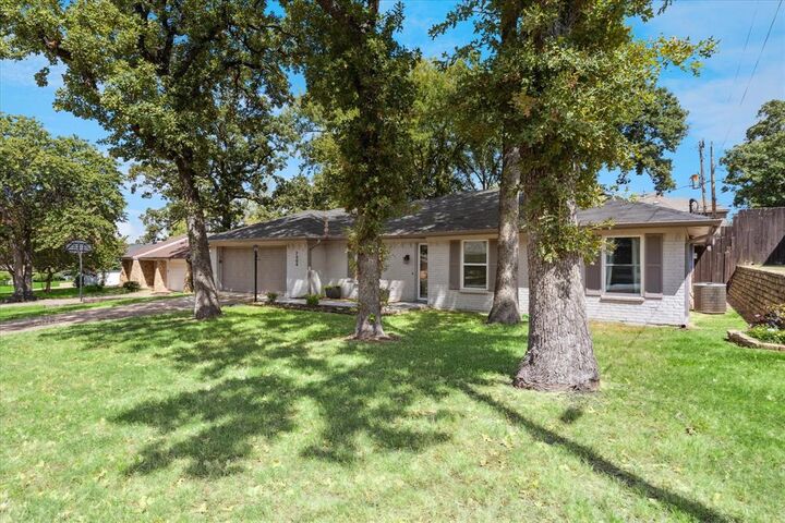 Property Photo: 7404 Forrest Lane TX 76182