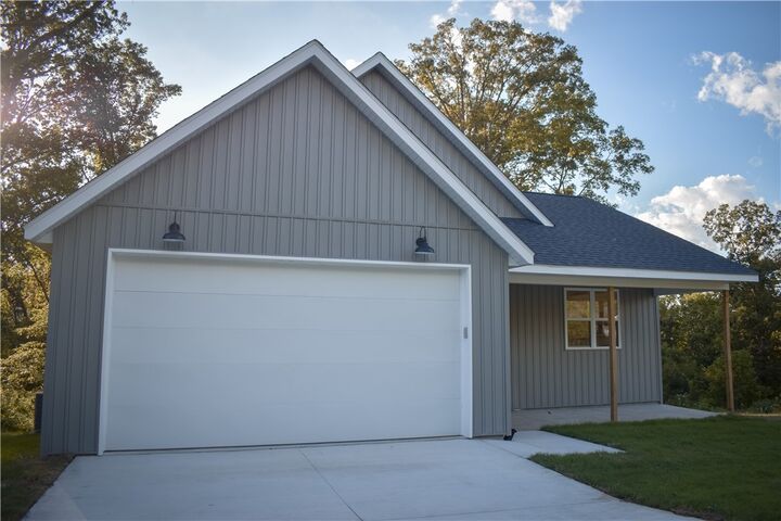 Property Photo:  19 Rosenheath Circle  AR 72715 